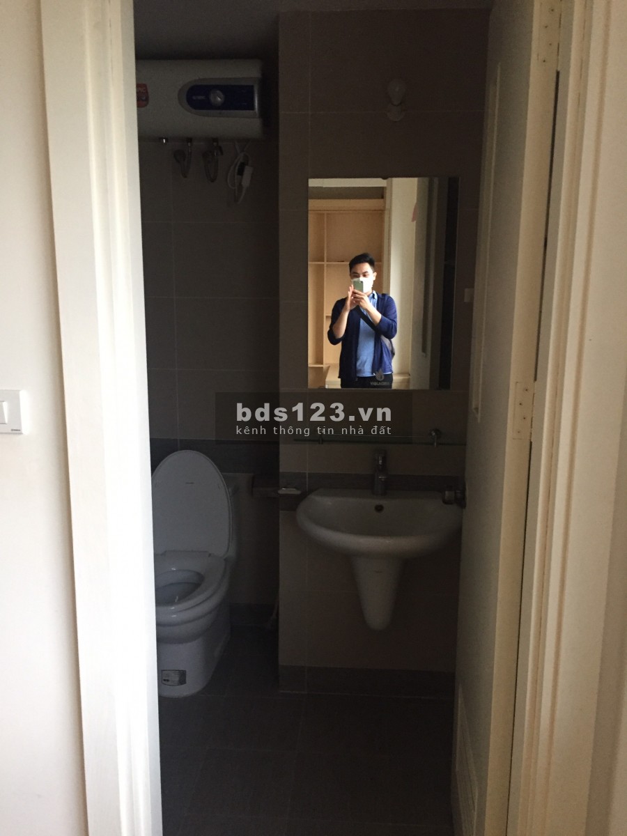 Chính chủ mình cần bán căn góc 2 N ban công Nam, tòa công vụ N04A - Ngoại Giao Đoàn sổ đỏ