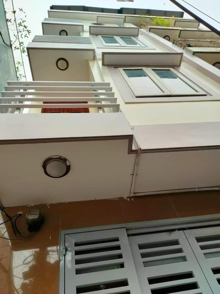 Nguyễn Chính, Tân Mai, giá 5.7 tỷ, nhà mới dt 55m2, 5 tầng, 6 ngủ, 2 mặt thoáng vị trí cực đẹp.