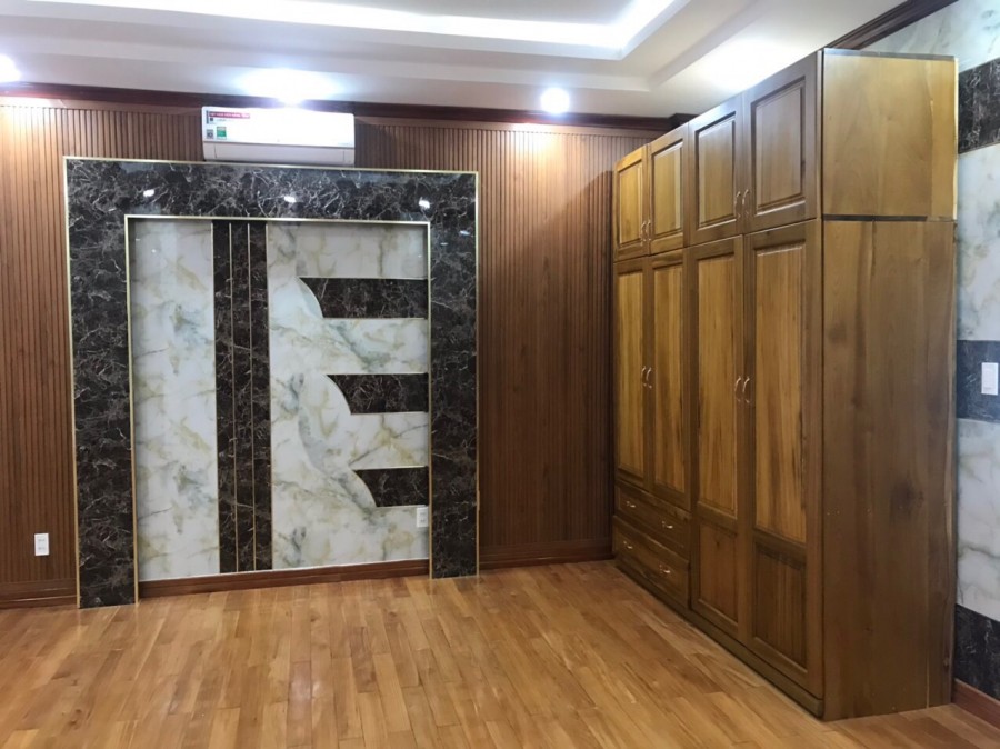 Nhà đẹp bán nhanh giá rẻ nội thất gỗ cao cấp, dt 6m x 10m, 6 tầng, giá 8.95 Tỷ
