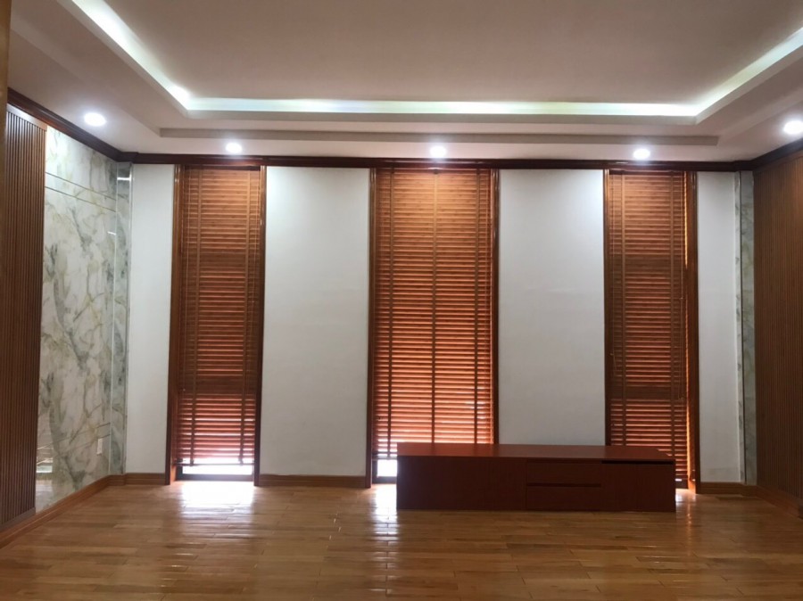 Nhà đẹp bán nhanh giá rẻ nội thất gỗ cao cấp, dt 6m x 10m, 6 tầng, giá 8.95 Tỷ