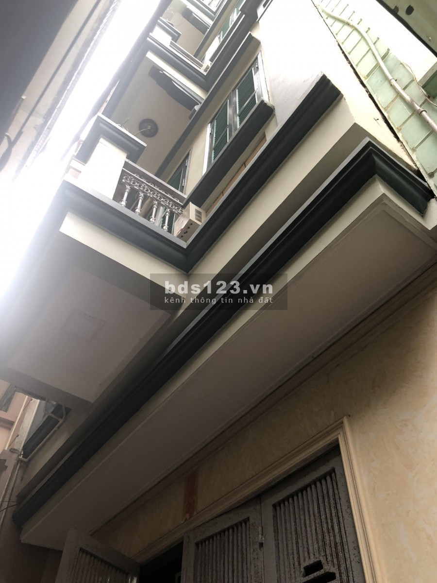 Nhà mới Ngõ 59 Phố Quan Hoa, Cầu Giấy, diện tích 42m2x4 tầng, Giá 5 tỷ hơn