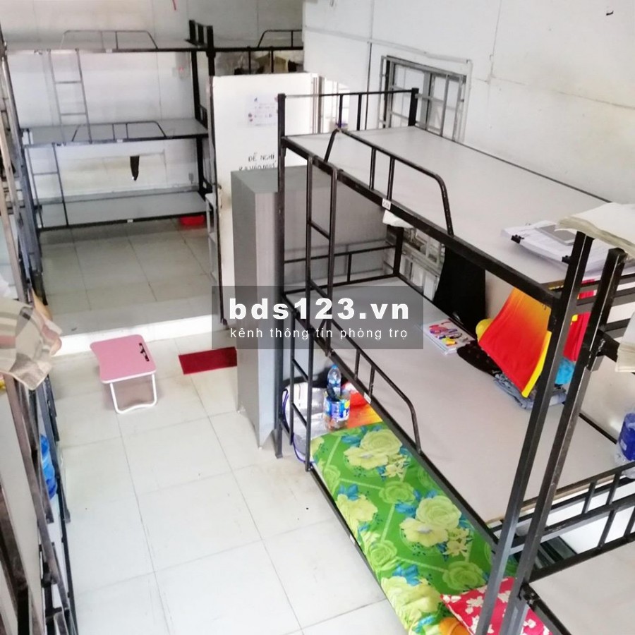 KTX giá rẻ, phòng ghép có máy lạnh bao trọn chi phí