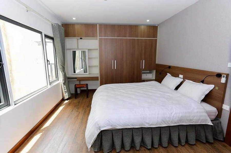 120tr/tháng, Lạc Long Quân, 90m2, 7 tầng, 8 căn hộ, cách nhà ra phố, nhỉnh 19 tỷ. LH 0975823216