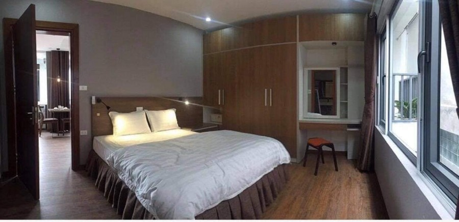 120tr/tháng, Lạc Long Quân, 90m2, 7 tầng, 8 căn hộ, cách nhà ra phố, nhỉnh 19 tỷ. LH 0975823216