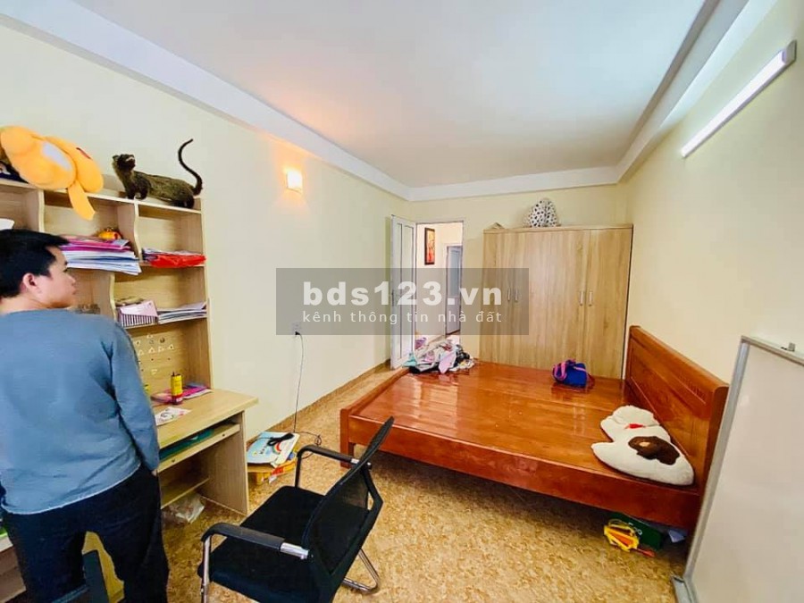 Bán nhà La Khê, Quận Hà Đông, 10 ô tô tránh, tặng toàn bộ nội thất, dt 34m2, 4 tầng, giá 2.5 tỷ