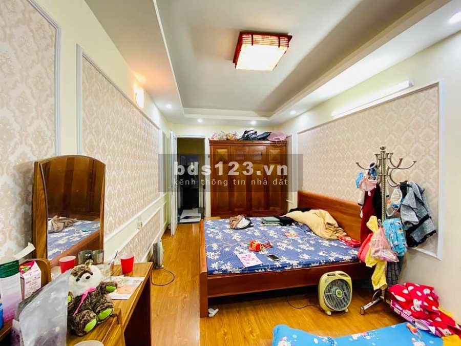 Bán nhà La Khê, Quận Hà Đông, 10 ô tô tránh, tặng toàn bộ nội thất, dt 34m2, 4 tầng, giá 2.5 tỷ