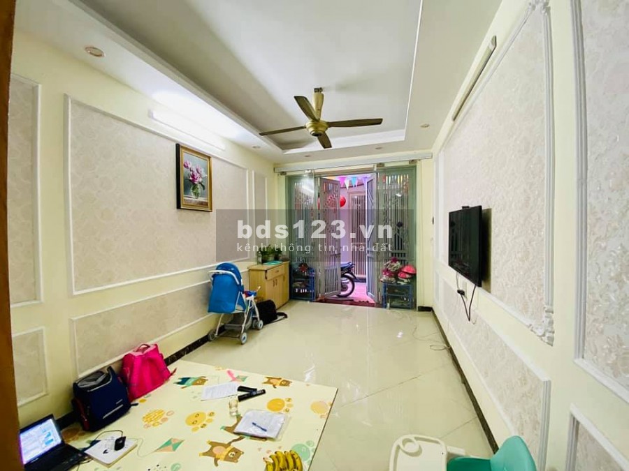 Bán nhà La Khê, Quận Hà Đông, 10 ô tô tránh, tặng toàn bộ nội thất, dt 34m2, 4 tầng, giá 2.5 tỷ