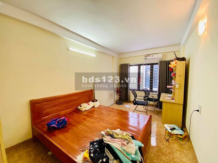 Bán nhà La Khê, Quận Hà Đông, 10 ô tô tránh, tặng toàn bộ nội thất, dt 34m2, 4 tầng, giá 2.5 tỷ