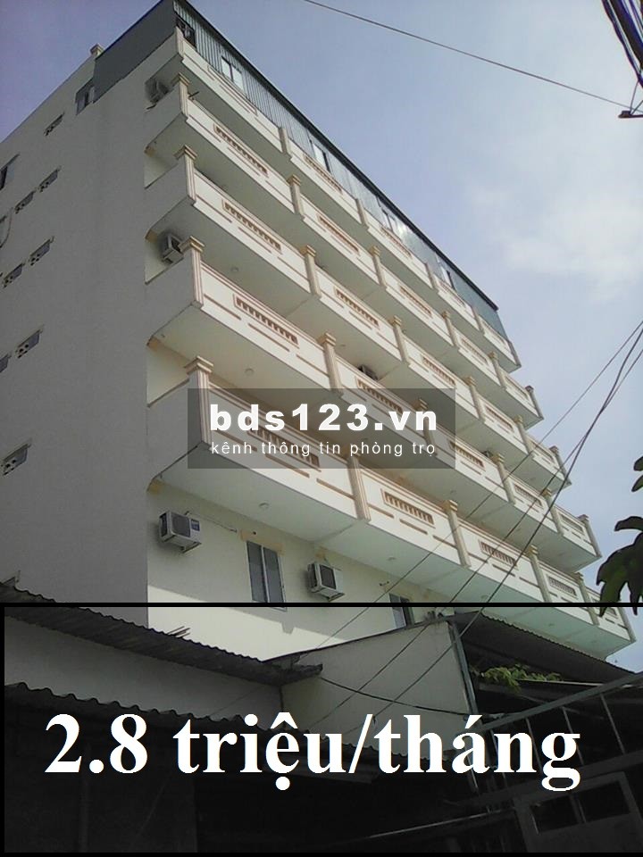 KTX giá rẻ, phòng ghép có máy lạnh bao trọn chi phí
