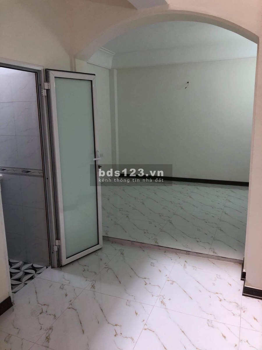 Nhà đẹp ngõ 29 Cẩm Văn, ngõ nông DT 42m2 xây 4 tầng, MT 3m, giá chỉ 3,75 tỷ