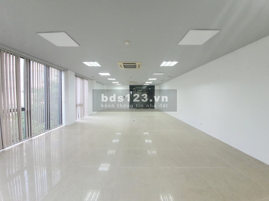 Cho thuê văn phòng giá rẻ dt 80m2 view đẹp phố Chùa Láng, Đống Đa,Hà Nội. Lh: 0917.971.866