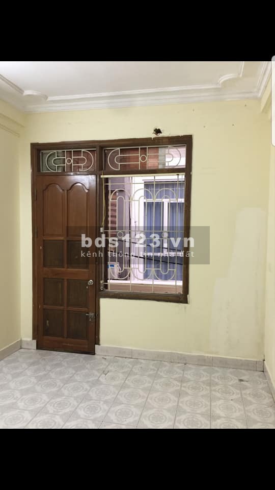 Bán đất tặng nhà giá hạt dẻ, gần phố, dt 65m2, giá 5 tỷ, Ngọc Khánh, Ba Đình