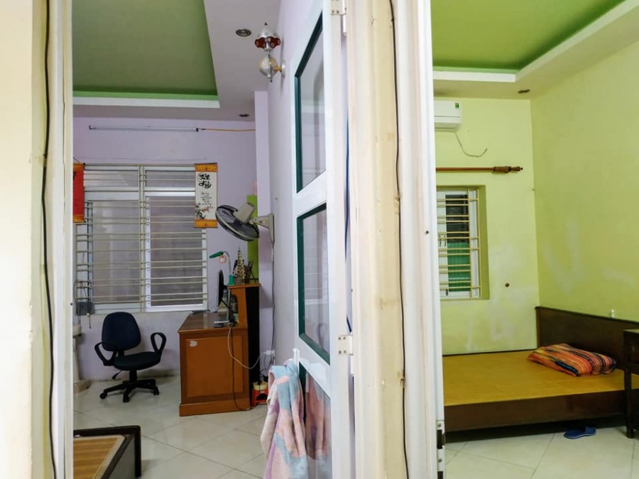 Cần tiền bán gấp căn nhà đẹp phố Chính Kinh thông Nguyễn Trãi quận Thanh Xuân, ngõ to đẹp.