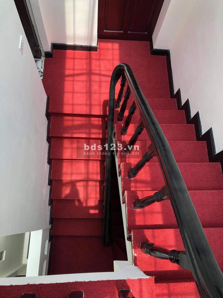 Nhà đẹp ngõ 29 Cẩm Văn, ngõ nông DT 42m2 thiết kế 4 tầng, mt 3m giá chỉ 3,75 tỷ