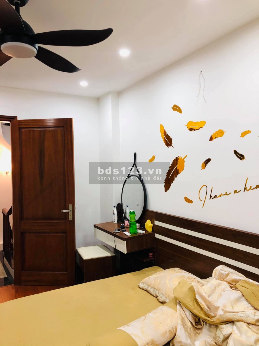 Nhỉnh 3 tỷ, hộ khẩu Thanh Xuân, đẹp long lanh, 3 pn, chỉ xách vali về ở