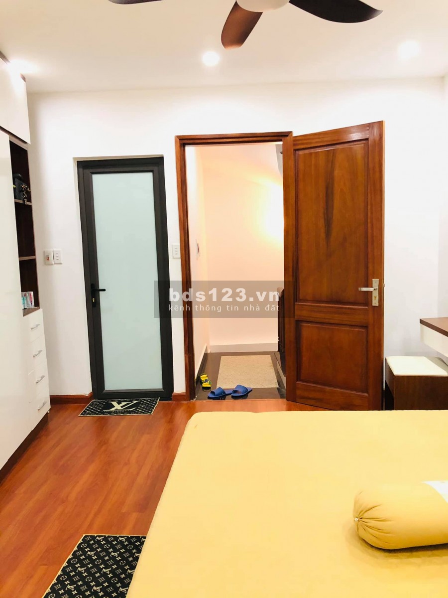 Nhỉnh 3 tỷ, hộ khẩu Thanh Xuân, đẹp long lanh, 3 pn, chỉ xách vali về ở