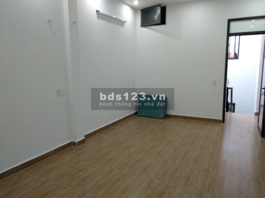 Nhà 3 tầng Lâm Tường diện tích nguyên căn 46m2. oto vào nhà giá chỉ 3,9 tỷ, lhcc