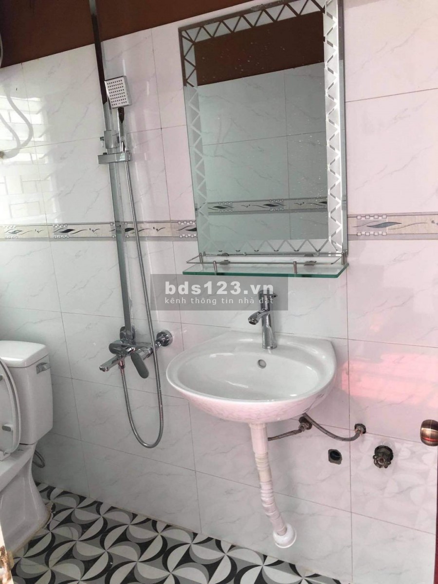 Nhà đẹp ngõ 29 Cẩm Văn, ngõ nông DT 42m2 thiết kế 4 tầng, mt 3m giá chỉ 3,75 tỷ