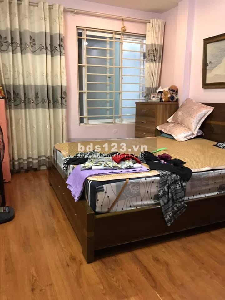 Bán Gấp Tôn Đức Thắng giá chỉ 2,55 tỷ, 5 tầng, full công năng, kinh doanh nhỏ
