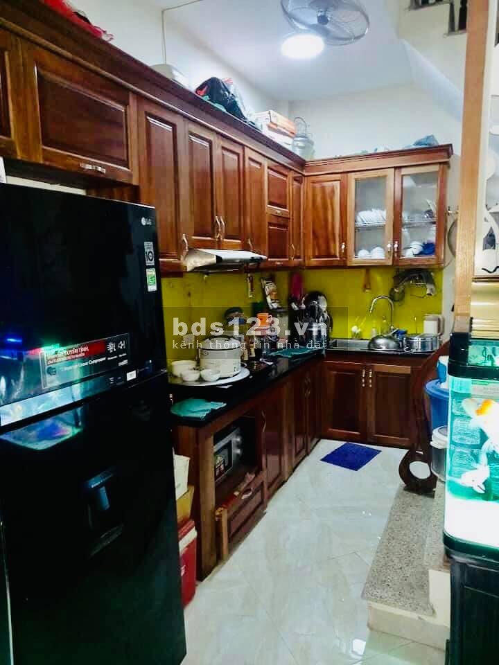 Cần bán nhà Giáp Nhị-Hoàng Mai 36m, 5 tầng lô góc, mt 30m ô tô tránh, chi 2,95 tỉ