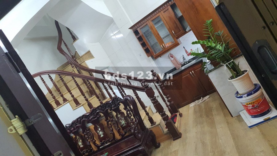 Chính chủ bán nhà Đường Láng 43m2 5tầng kinh doanh giá 5,2 tỷ.