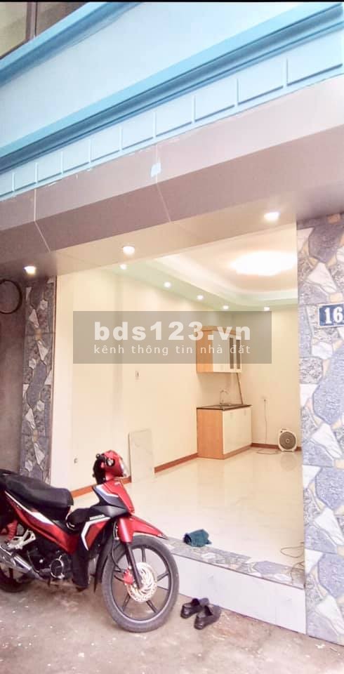 Bn nhà riêng phố Nguyễn Chính, ô tô đỗ cửa, 32m2 x 5T, 2.98 tỷ, lh 0926900555