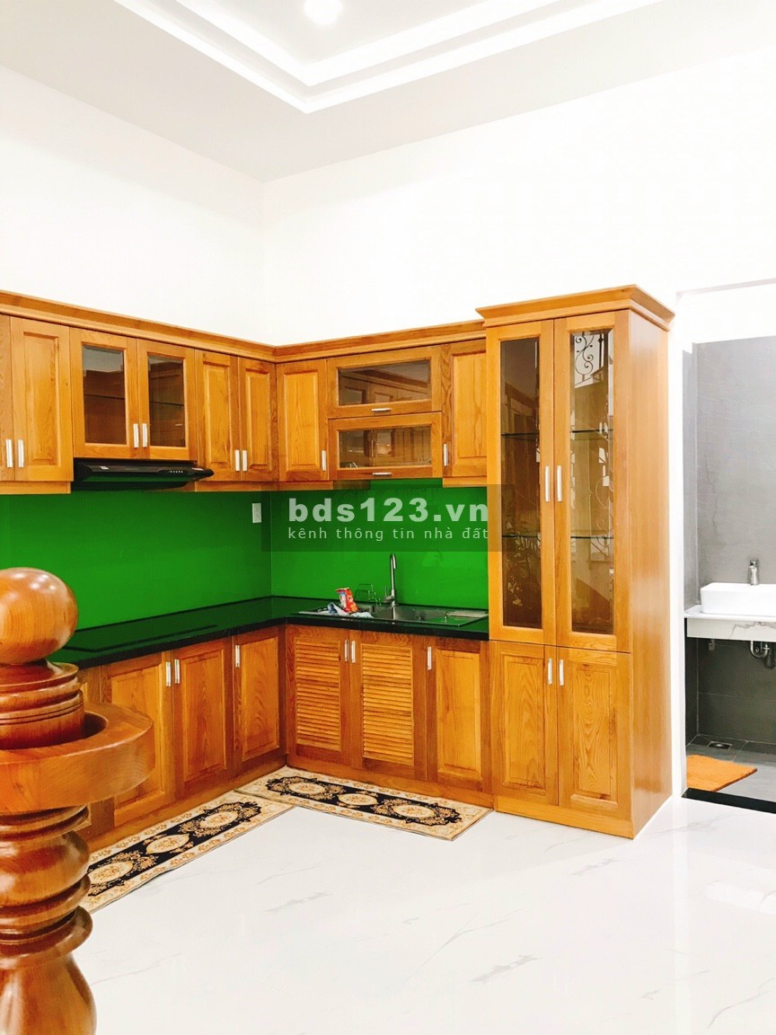 Nhà 5 tầng kiên cố, cách mặt tiền đường CMT8 chỉ 50m giá bán 5,7 tỷ