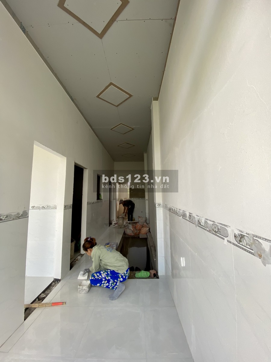 Bán nhà lầu gần chợ Trảng Dài Biên Hoà diện tích 5x12m giá 1tỷ 350