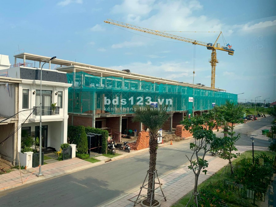 TT 20% - 600 tr sở hữu đất nền sổ đỏ ngay chợ Hưng Long, NH hỗ trợ 55% CK 10% tặng 10 SJC