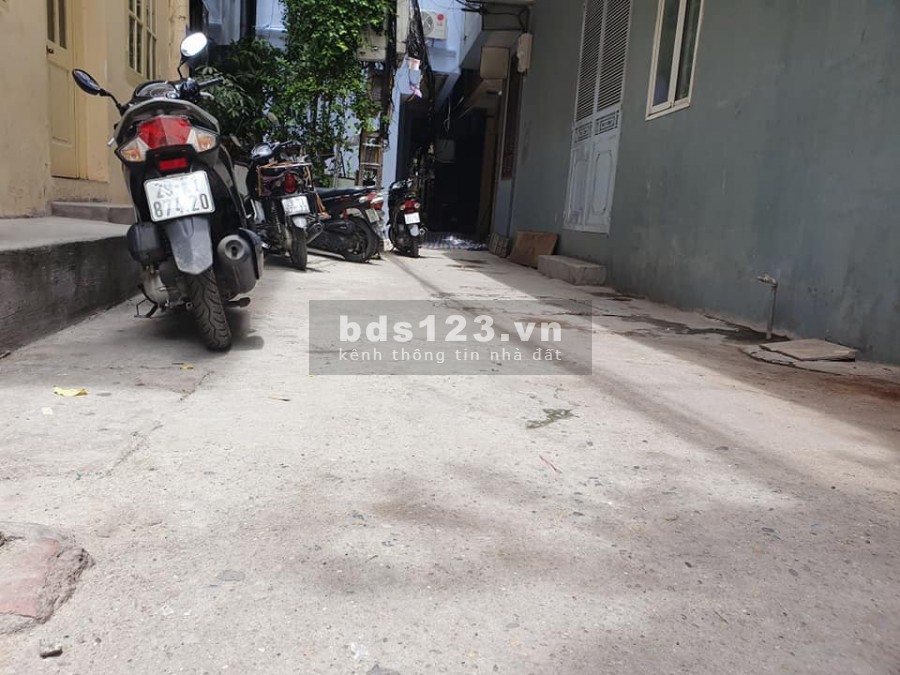 Bán nhà siêu rẻ có nhà đẹp, phố Cát Linh, 6 tầng, giá 2.25 tỷ, gần đường ô tô