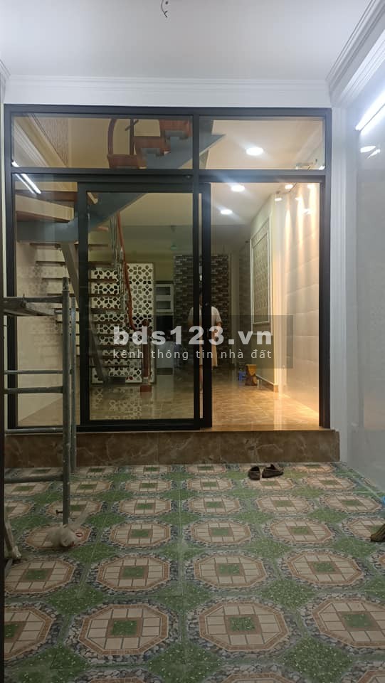 Bán Nhà Lạc Long Quân, Cầu Giầy, Hà Nội – Nhà Mới 50m2, 4 Tầng Giá tốt 6,8 Tỷ