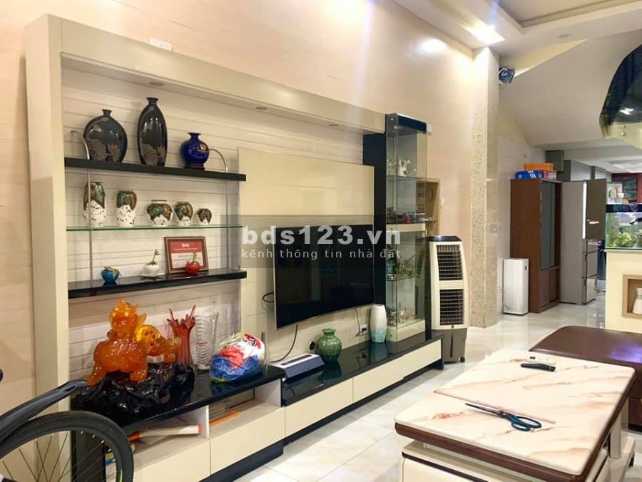 Nhà phố Nguyễn Công Trứ, Kinh doanh cực tốt chỉ 7,7 tỷ Nhà đẹp, mặt phố lớn, kinh doanh tốt