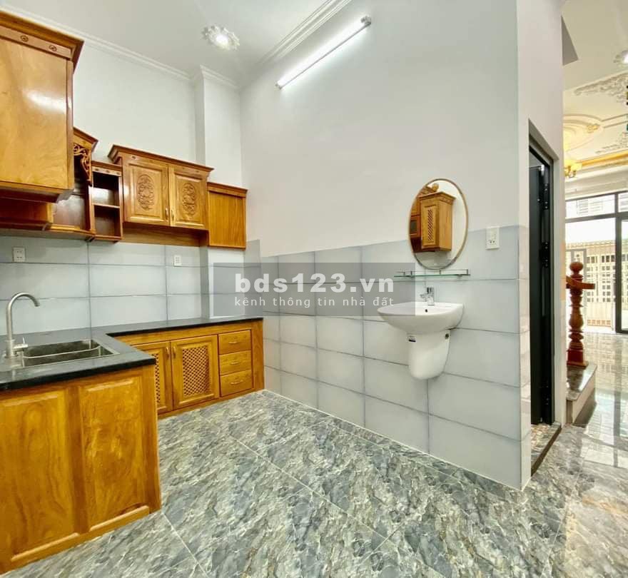 Nhà hẻm 146 Hoàng Quốc Việt thiết kế đẹp mắt thổ cư hoàn công 62m2 giá 2.59 tỷ