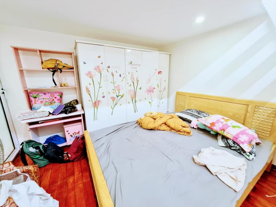 Chính chủ bán nhà Hoàng Mai 37m 5tầng 3.45tỷ nhà tự xây khu vực đông đúc 10m ra phố.