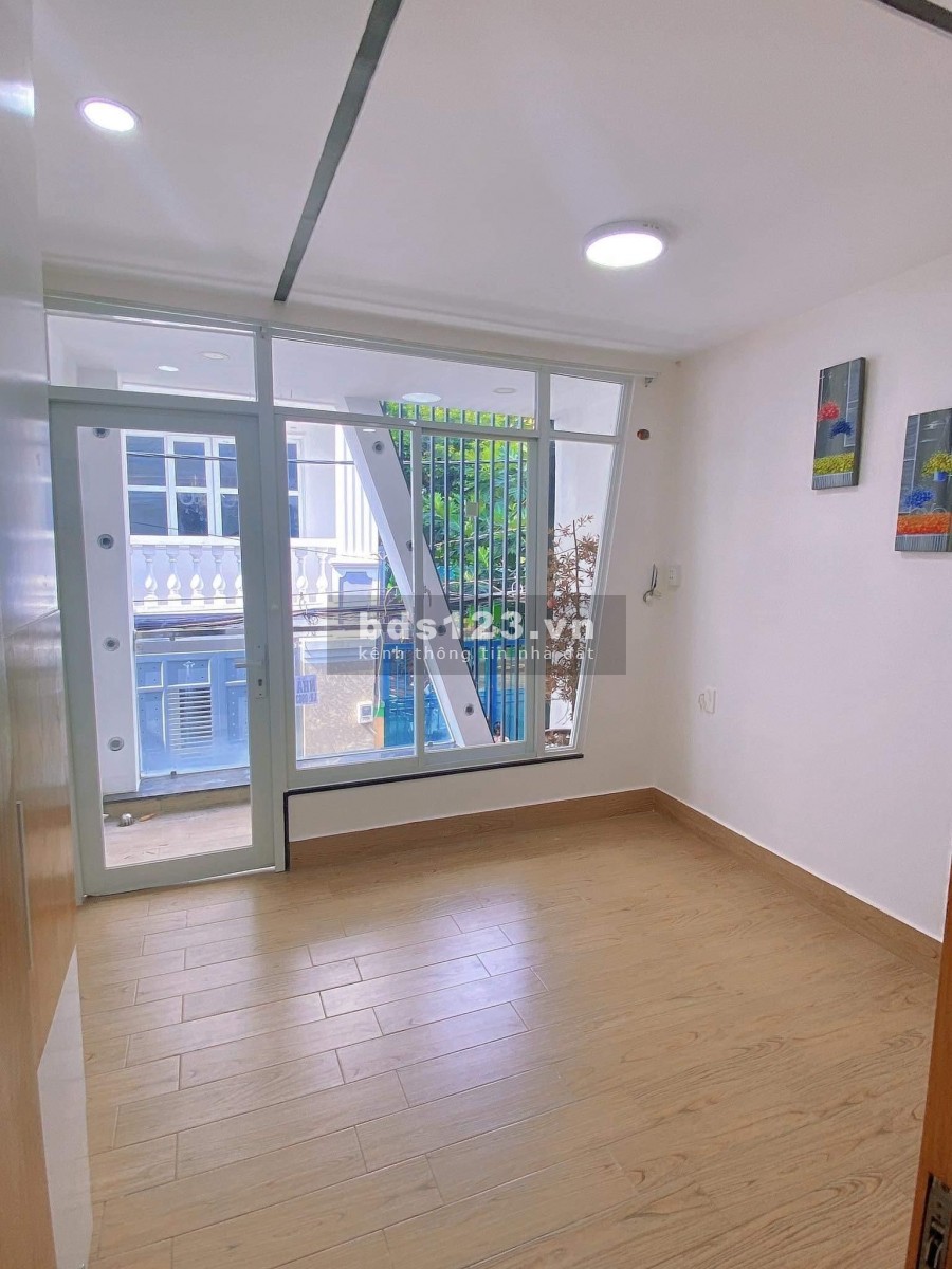 Nhà Giá Rẻ Đường Trần Văn Quang, Tân Bình dt 29m2 3 tầng nở hậu, giá chỉ có 3.15 tỷ