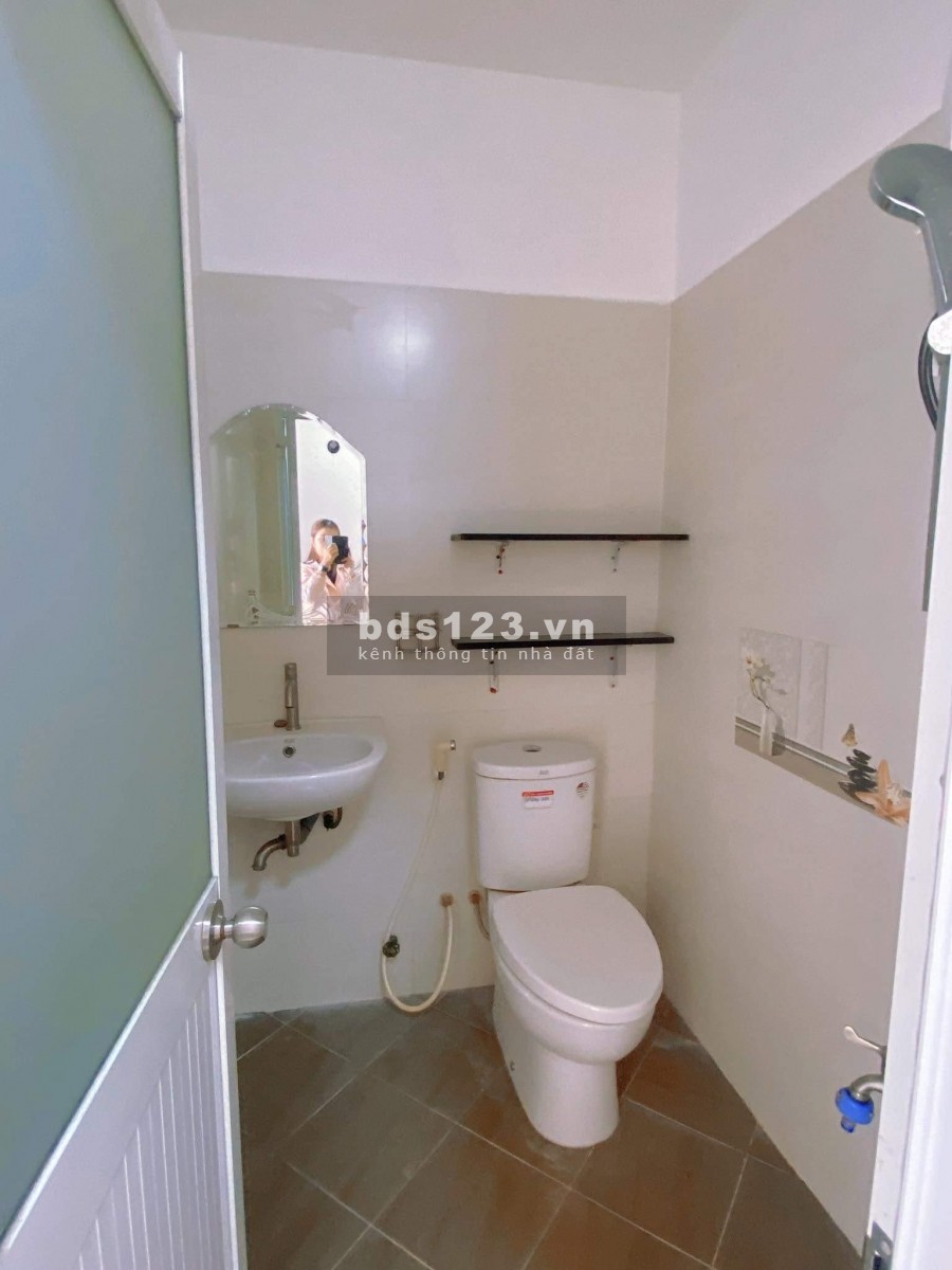 Nhà Giá Rẻ Đường Trần Văn Quang, Tân Bình dt 29m2 3 tầng nở hậu, giá chỉ có 3.15 tỷ