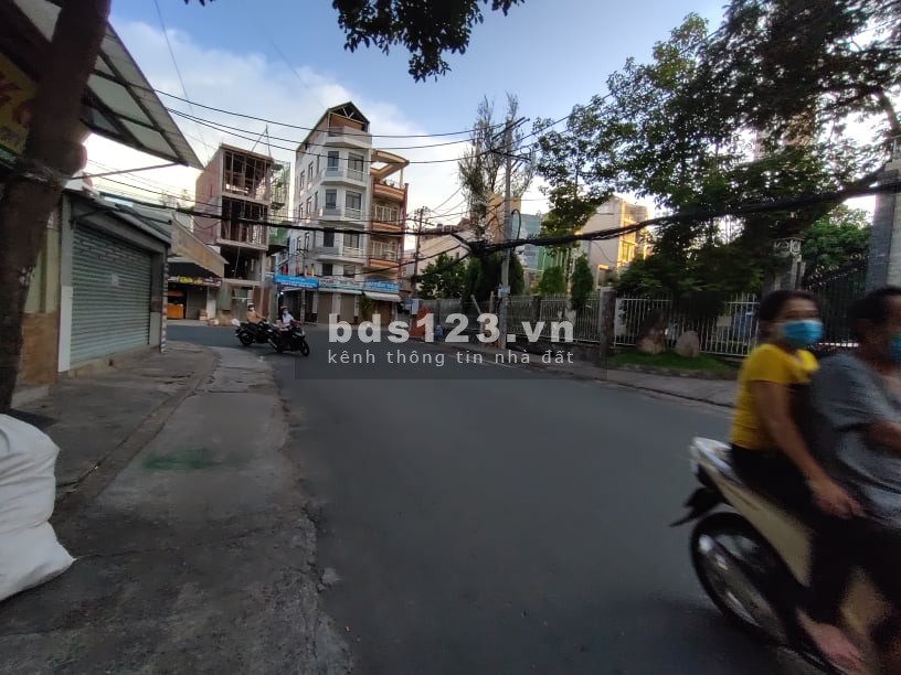 Nhà 3 tầng hẻm xe hơi tránh gần AEON Tân Phú 50m2 giá bán 5tỷ3 thương lượng