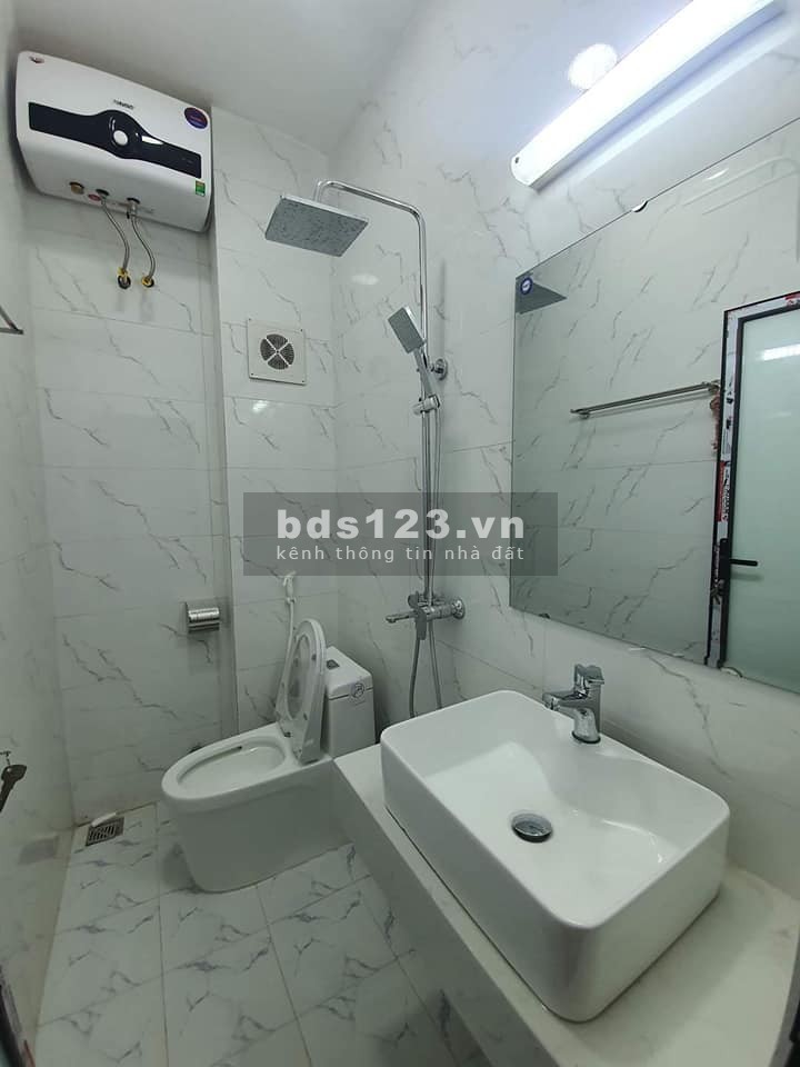 Bán nhà Lĩnh Nam mới đẹp mặt ngõ diện tích 30m2 giá chỉ 2.75 tỷ
