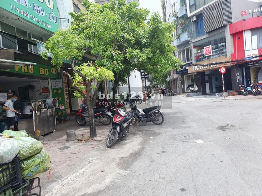 Bán nhà siêu rẻ có nhà đẹp, phố Cát Linh, 6 tầng, giá 2.25 tỷ, gần đường ô tô