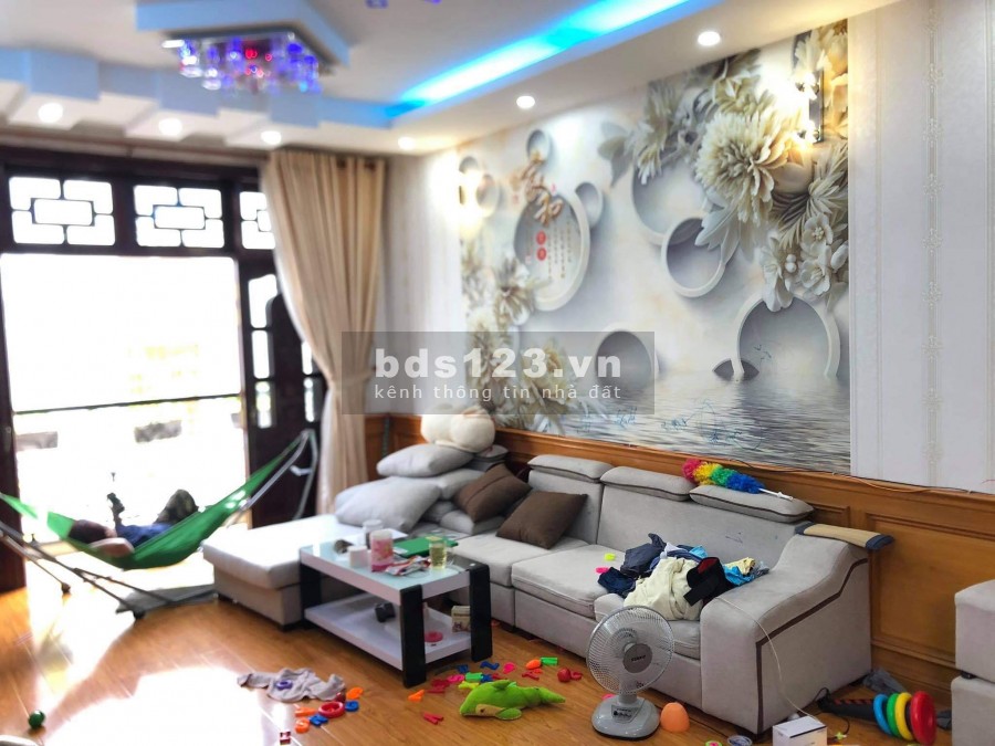 Bán nhà Phan Huy Ích diện tích 62m2 đúc 5 tầng diện tích 4 x 15.5 giá 7.5 tỷ
