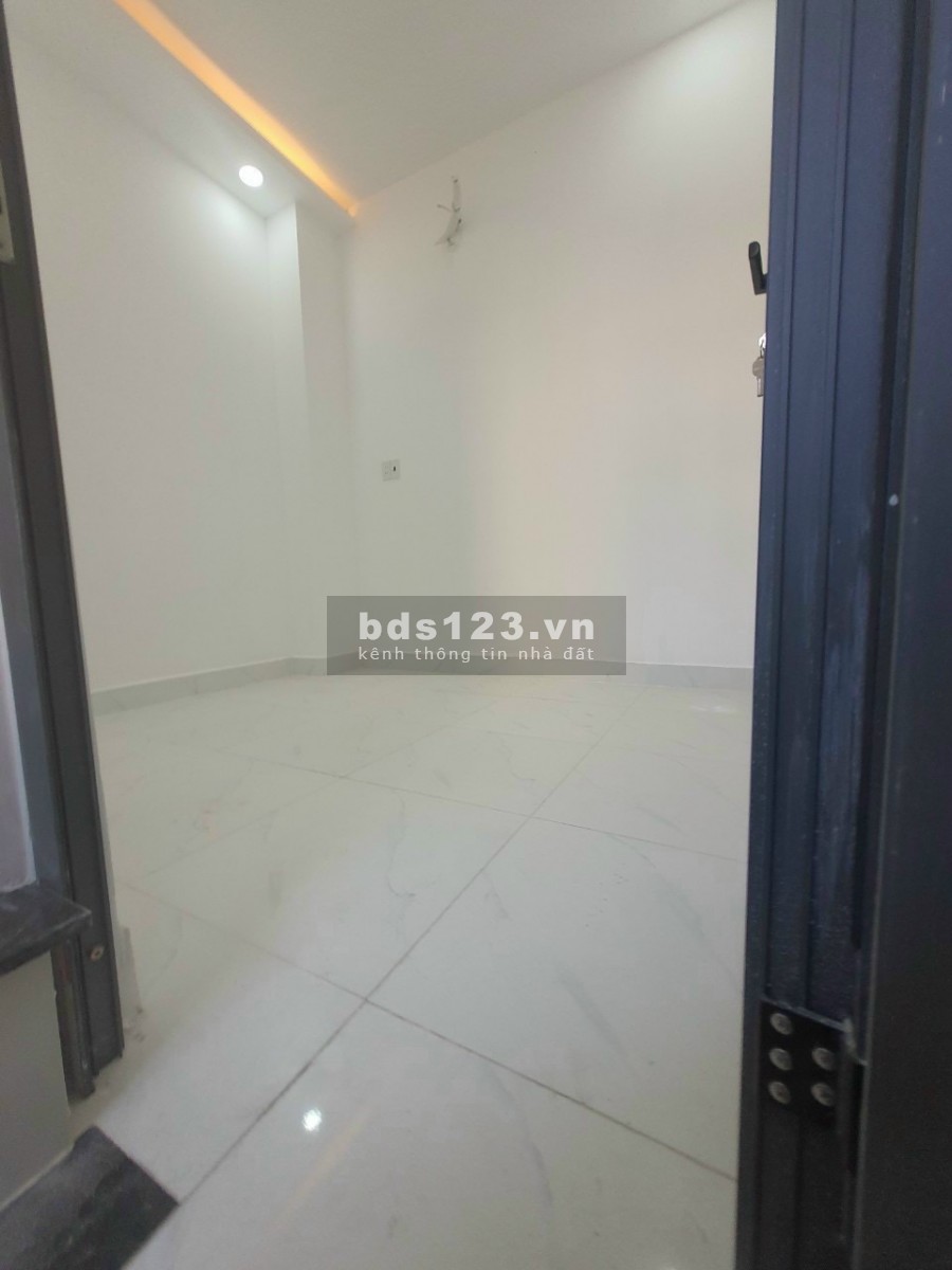 Bán nhà 2 lầu quận 12, hẻm xe hơi, khu dân cư hiện hữu, giá 2.45 tỷ, thương lượng