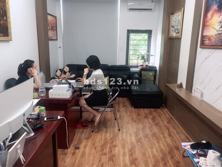 Bán nhà phố Bùi Huy Bích Hoàng Mai 50m 5 tầng kinh doanh, ô tô đỗ cửa giá 5,8 tỷ