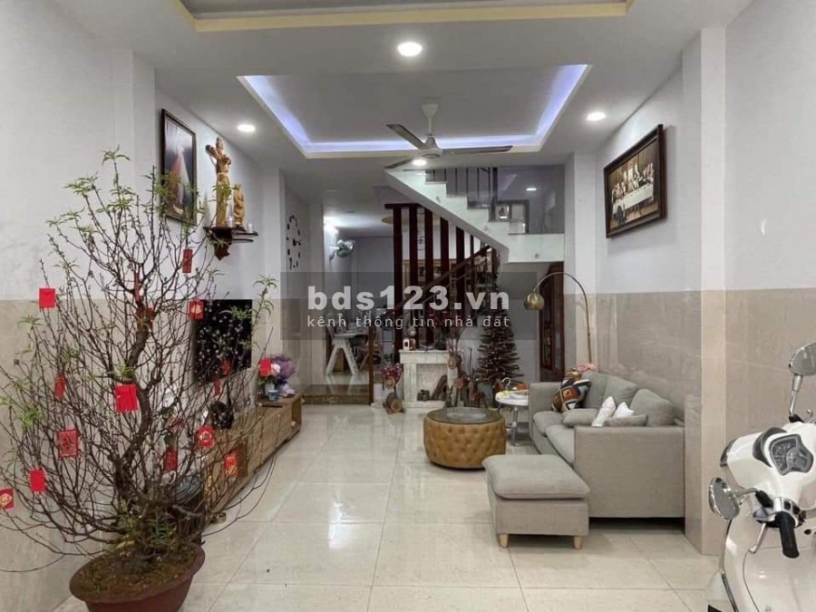 Nhà 3 tầng hẻm xe hơi tránh gần AEON Tân Phú 50m2 giá bán 5tỷ3 thương lượng