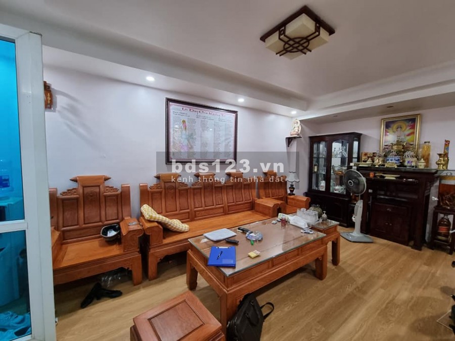 Nhà đẹp lô góc Vĩnh Phúc diện tích 41m2, giá bán 4.75 tỷ, lhcc