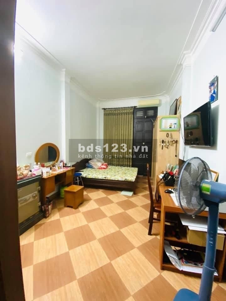 Bán gấp nhà đẹp Lê Trọng Tấn - Hoàng Văn Thái gần ô tô dt 40m2, 5 tầng giá 3,5 tỷ