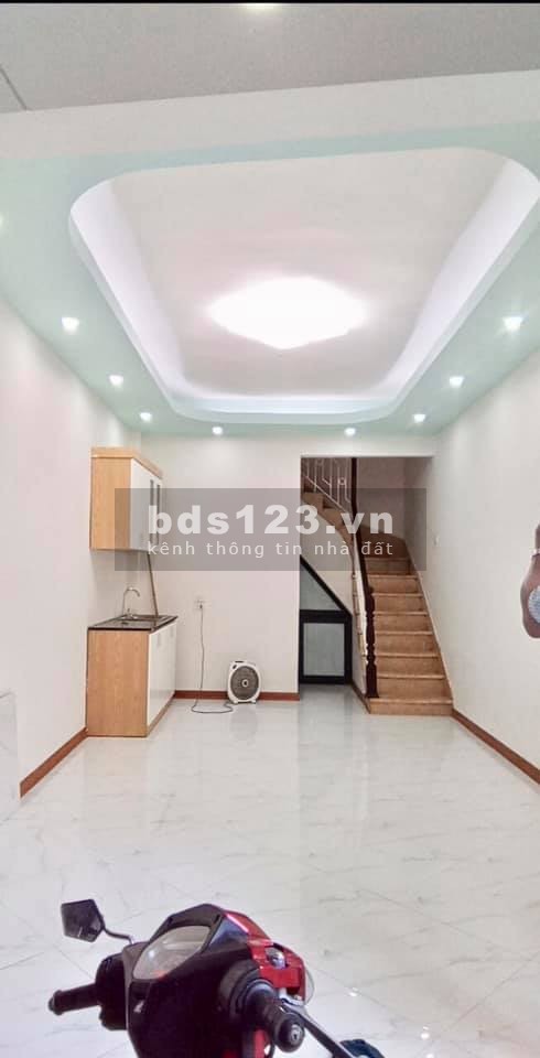 Bn nhà riêng phố Nguyễn Chính, ô tô đỗ cửa, 32m2 x 5T, 2.98 tỷ, lh 0926900555