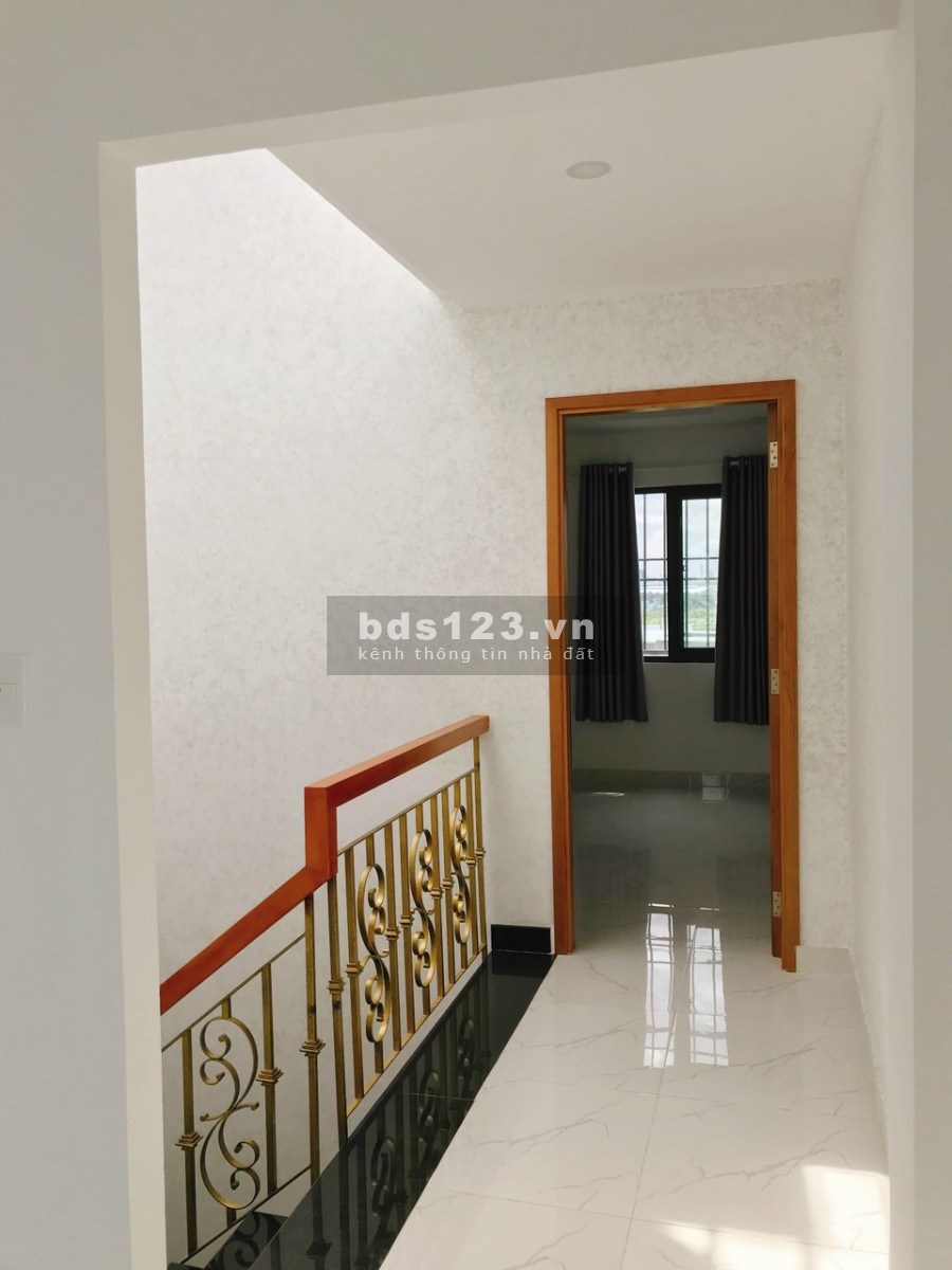 Nhà 5 tầng kiên cố, cách mặt tiền đường CMT8 chỉ 50m giá bán 5,7 tỷ