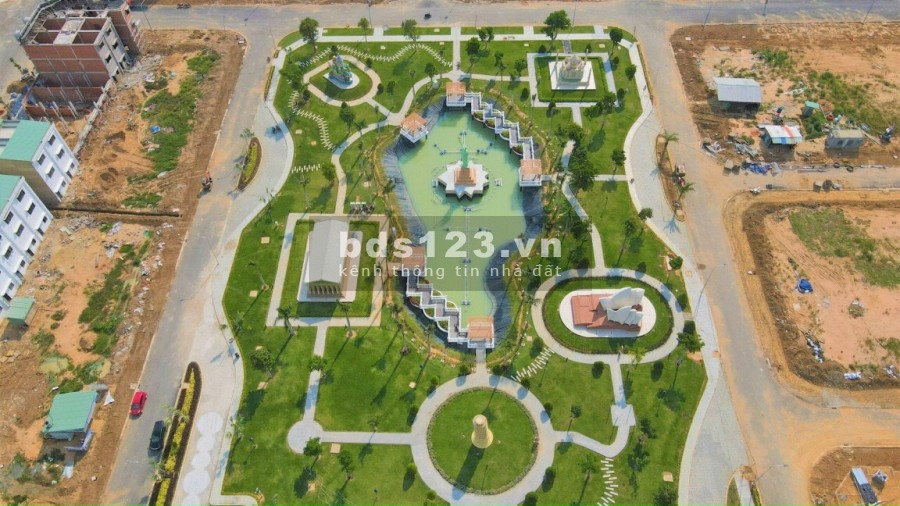 Chính chủ cần bán gấp lô đất kế sân bay - sổ hồng riêng, diện tích 100m2