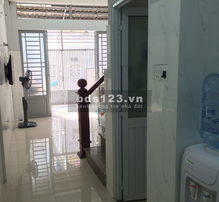 Bán nhà mới ở ngay đường Nguyên Hồng, phường 1, Gò Vấp dt 42m2 giá 3,9 tỷ thương lượng