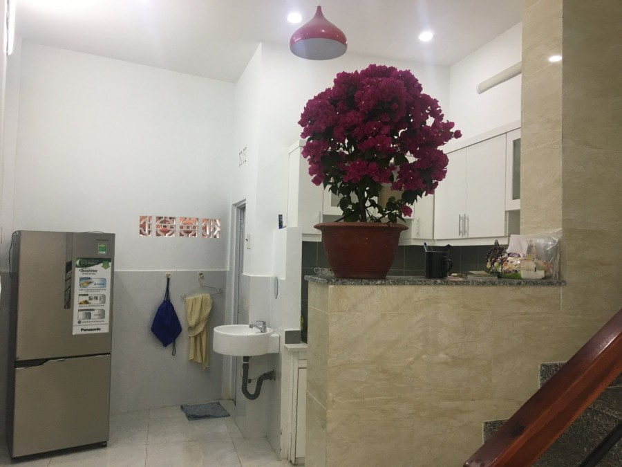 Cần bán nhà nguyên căn mới đẹp nở hậu tài lộc dọn vào ở ngay giá tốt, lhcc